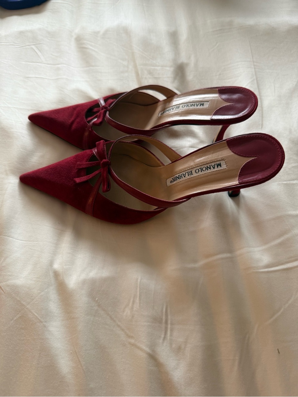 Manolo Blahnik Burgundy Pointed Suede Bow Mule Heels - Picture 2 of 5